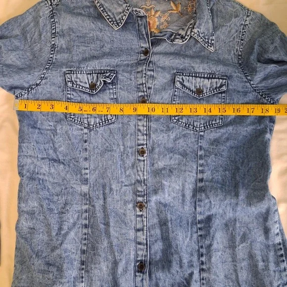 Nostalgia Womens M Embroidered Back Denim Chambray Button Up Top Western Cowgirl - Picture 5 of 14